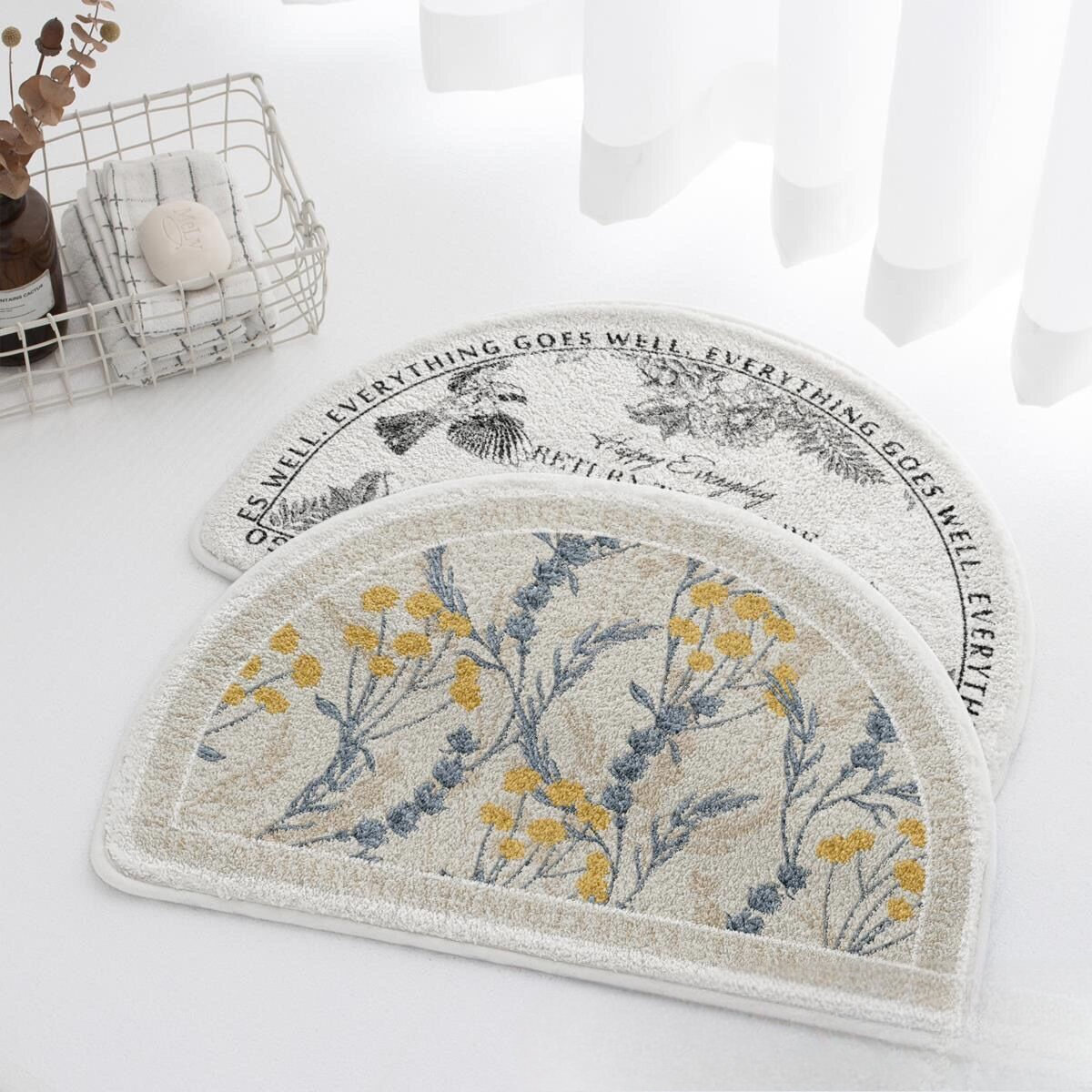 Anti-Slip, Water-Absorbing Faux Wool Vintage Floral Floor Mat