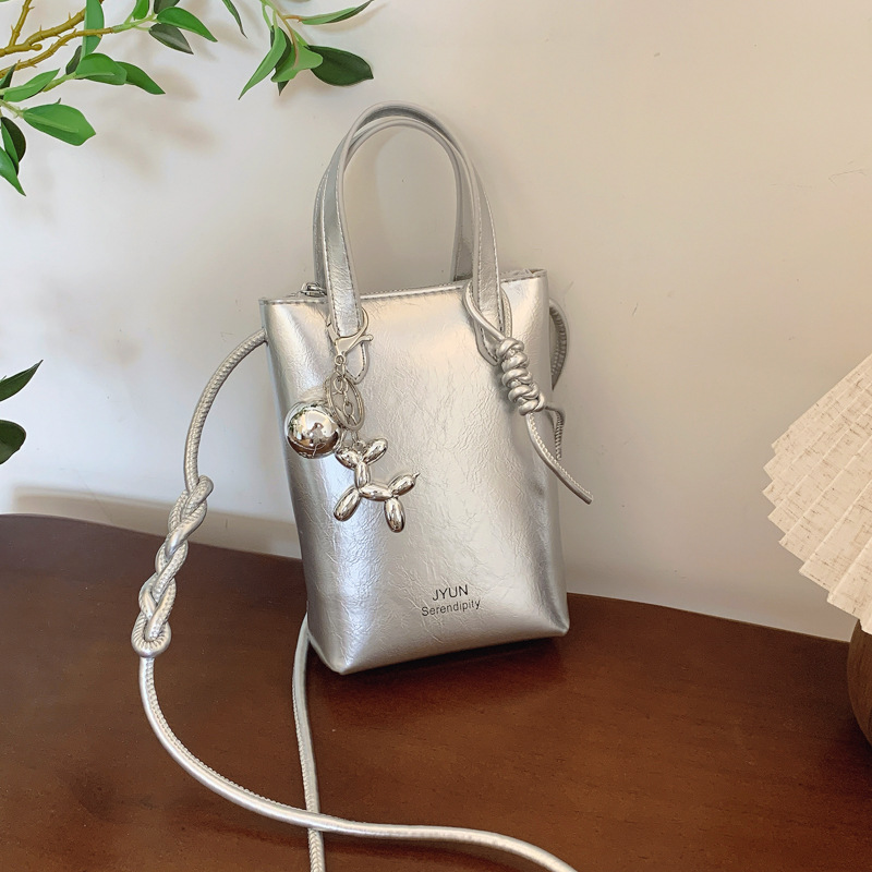 Mini Leather Phone Bag – Chic, Sleek & Easy to Carry
