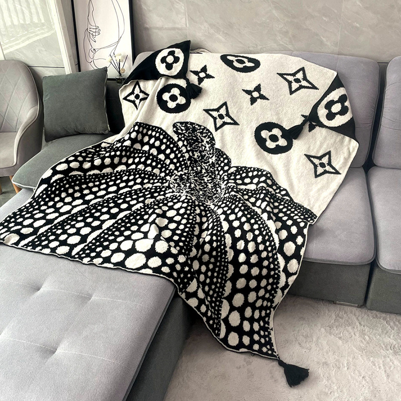 Knitted Sofa Throw Blanket – Skin-Friendly & Soft Touch