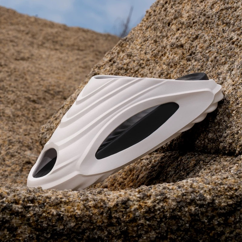 Trendy Sport Slides – Thick Sole, Non-Slip & Ergonomic Design
