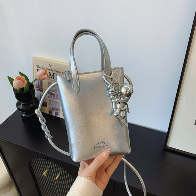 Mini Leather Phone Bag – Chic, Sleek & Easy to Carry