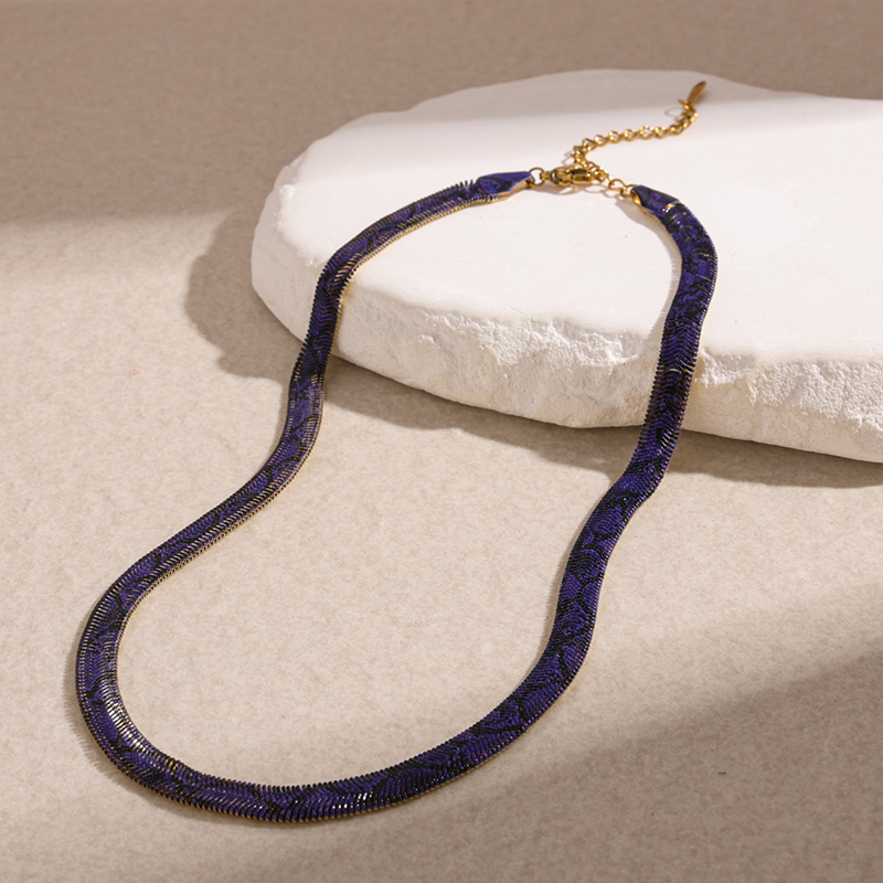 Serpelle™ Vintage Gold-Tone Snake Chain Necklace – Sleek Flat Choker Design