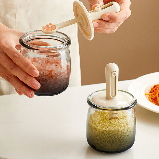 Telescopic Sealed Condiment Jar: One-Piece Lid & Scoop Design