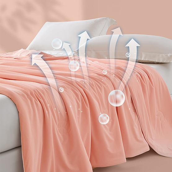 Cool Silk Summer Comforter with Machine Washable Design