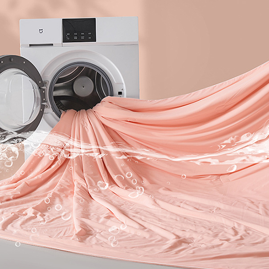 Cool Silk Summer Comforter with Machine Washable Design