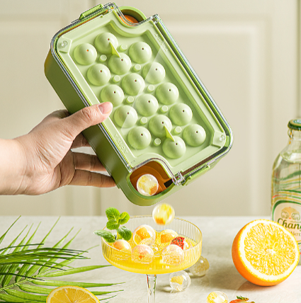 Premium Ice Instantly: Elevate Your Drinks with Food-Grade Spherical Ice Trays